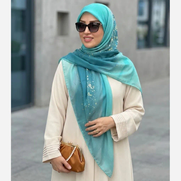 روسری نخی کاستوم طرح رزین فیروزه قواره بزرگ 140 سانت چرخ دوز