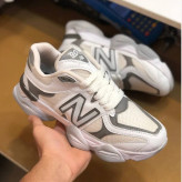 کفش مردانه نیوبالانس 9060 سفید رویه پارچه و اشبالت زیره پیو