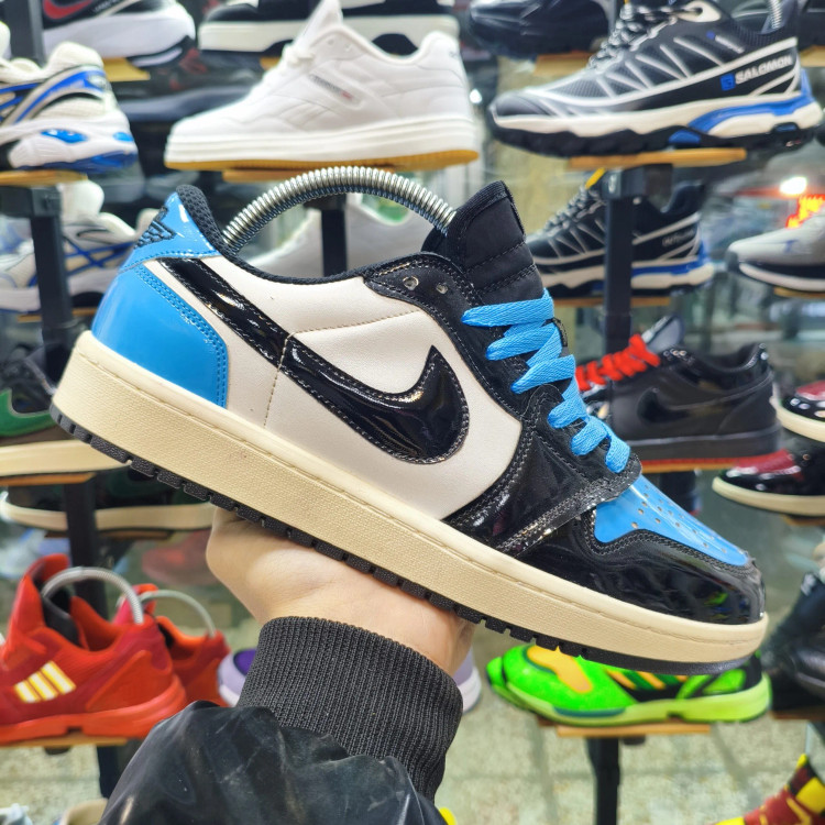 کتونی نایک جردن مشکی آبی رویه ورنی ضد خش زیره لاستیکی ایر باگ